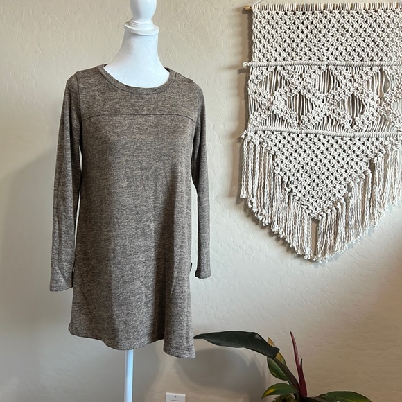 Beeuniq Brown Long Sleeve Top (S) - Picture 1 of 5